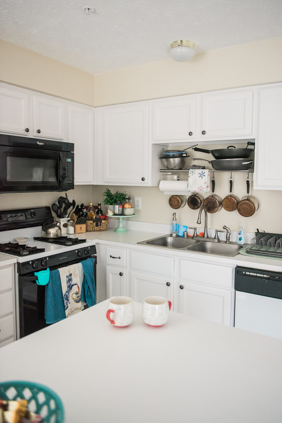 132-white-kitchen-4315