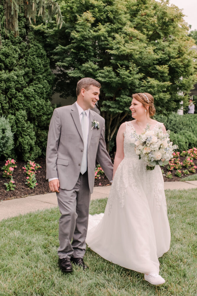 Maggie & Mike’s Summer Wedding at the Mansion at Valley Country Club