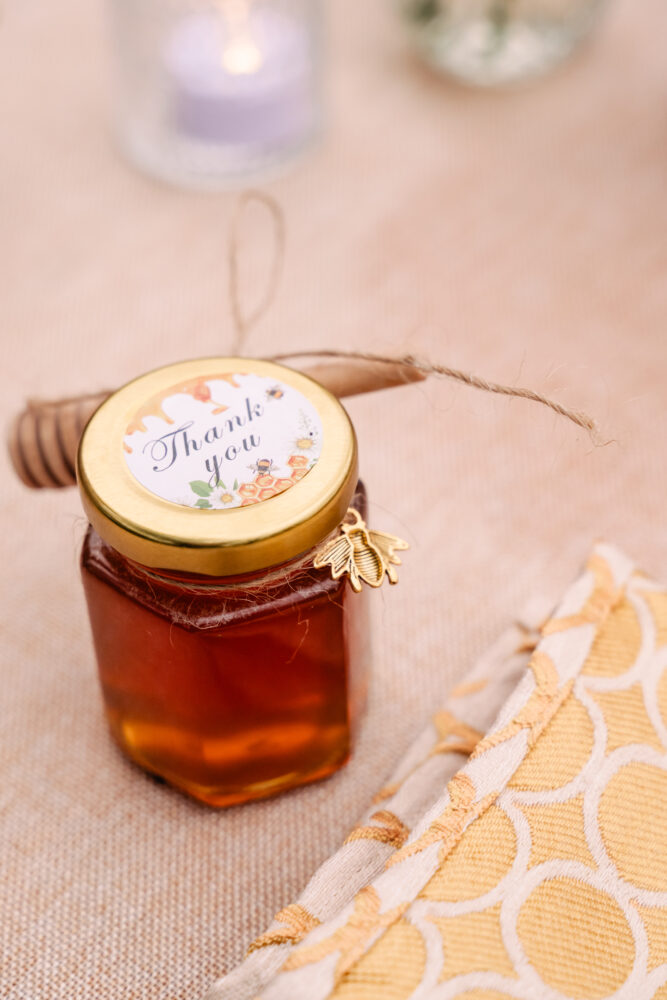 jar of honey to thank guests